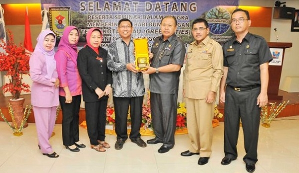  Bupati Serdang Stimulun Gaya Hidup Ramah Lingkungan Melalui Seminar Lingkungan