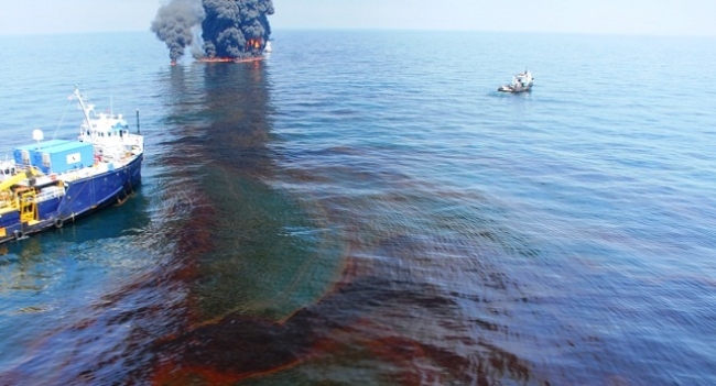  Mikroba sebagai Bakteri Pengunyah Minyak Perairan