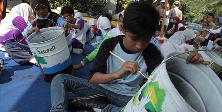  Melalui Kegiatan Melukis, Sejumlah Siswa SMP Bekasi Diajarkan Arti Lingkungan Hidup