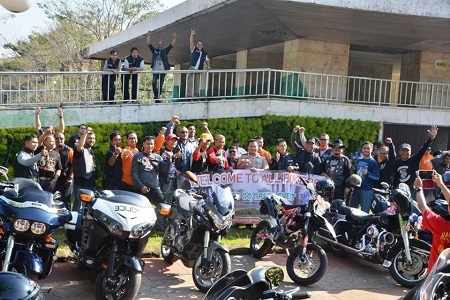  PBC & Ratusan Pecinta Motor Besar Jakarta Gelar Aksi “Go Green”