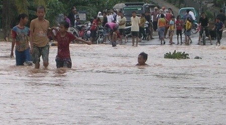  Kabupaten Trenggalek Jawa Timur Diterpa Banjir 