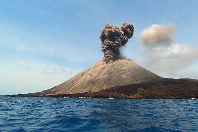  Anak Gunung Krakatau Sebagai Salah Satu Laboratorium Alam Dunia