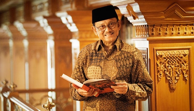  Perspektif Habibie Menilai Potensi Panas Bumi