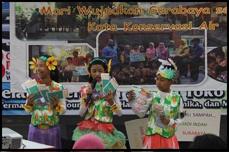  Murid SD Kampanye Lingkungan Dengan Cara Unik