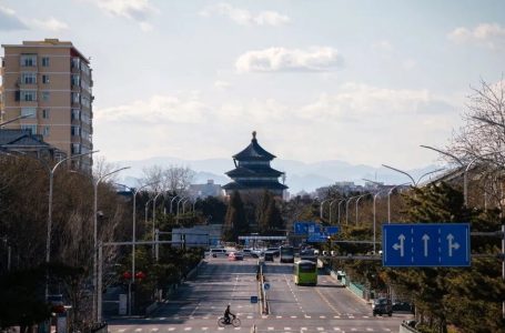 [:en]Penampakan kota Beijing, Cina yang mengalami penurunan emisi karbon, dampak dari pandemic Covid-29 (Gambar: TIME.com/Getty Images)[:]